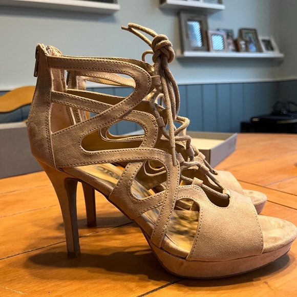 Nude platform sandals size 8 1/2 - Picture 1 of 6